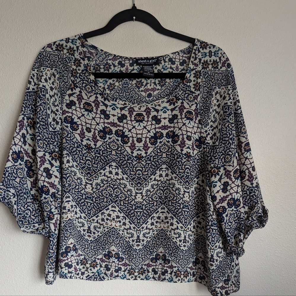 NWOT About a Girl Patterned Blouse Size M